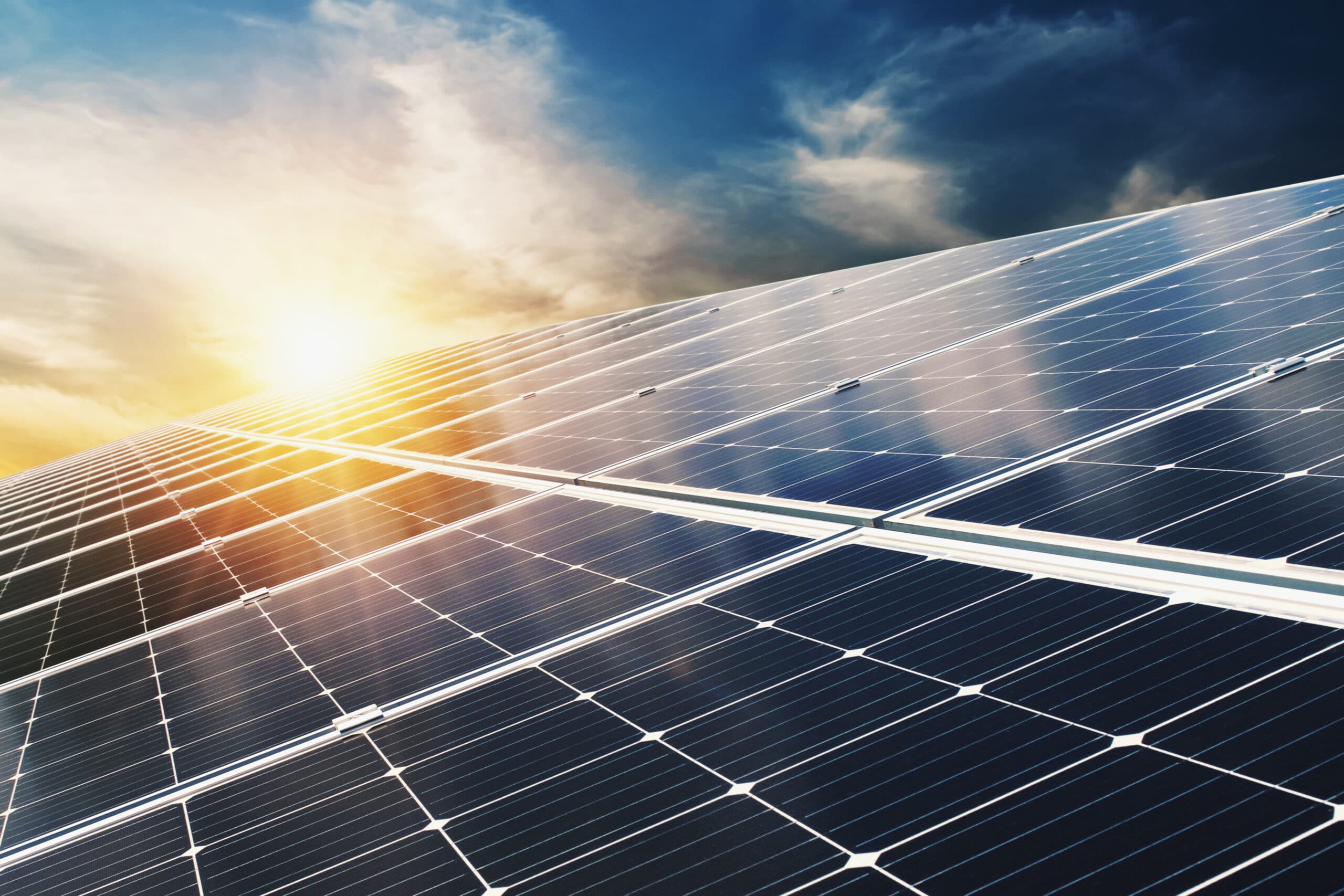 Cuál es la relación entre eficiencia energética y energía solar? - Blog de  energía solar